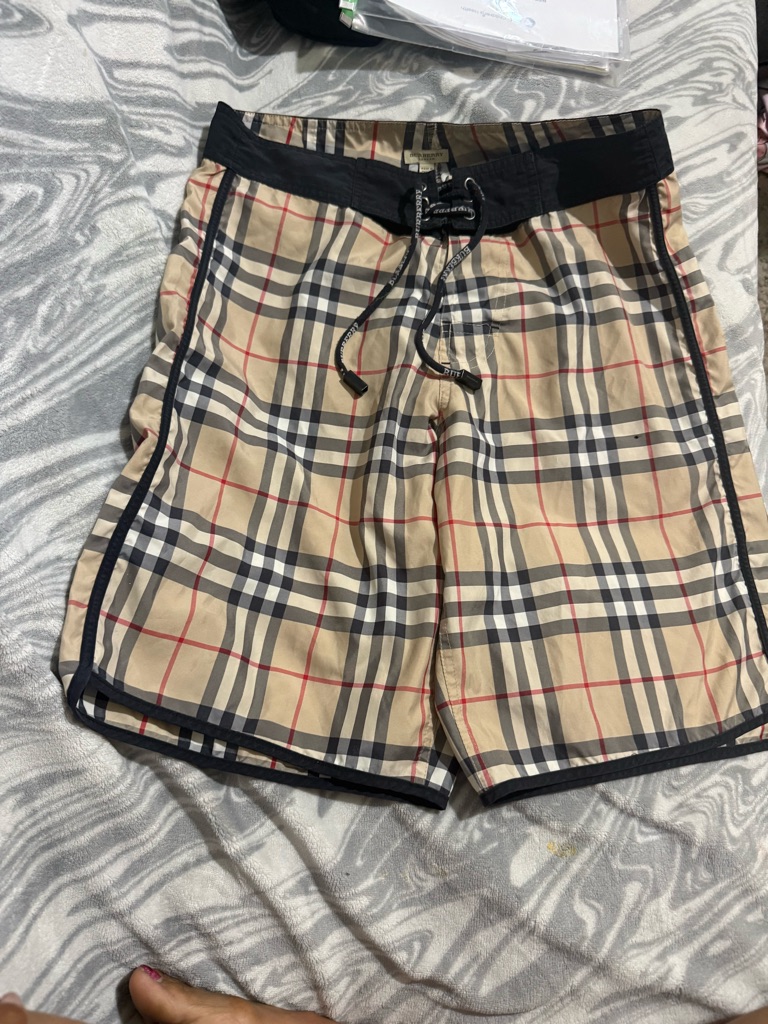 Burberry Beige Plaid Athletic Shorts With Black Trim Size Is 25 Is Good For Xs